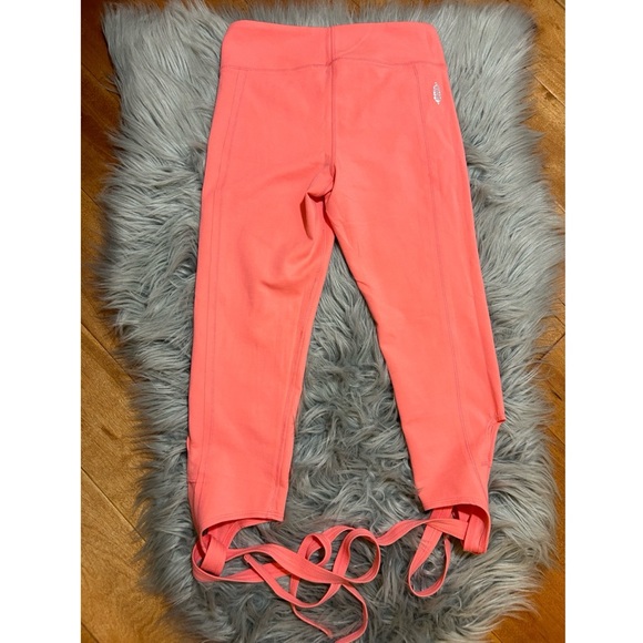 Free People Movement Cross Front Waist Turnout Legging Capri Size XSMALL - Picture 5 of 7